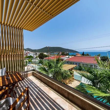 Bella Vista Boutique,nea Peramos Ξενοδοχείο *