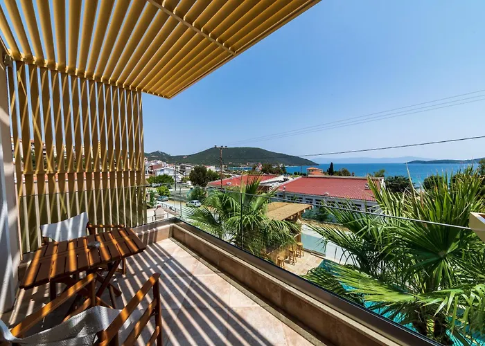 Bella Vista Boutique,nea Peramos Ξενοδοχείο *