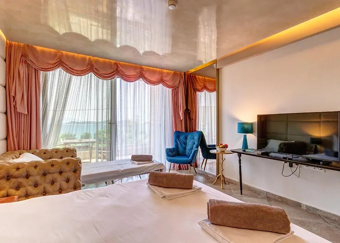 Bella Vista Boutique,nea Peramos