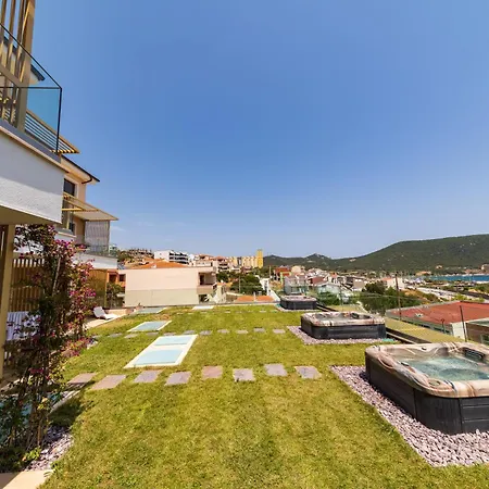 Bella Vista Boutique,nea Peramos