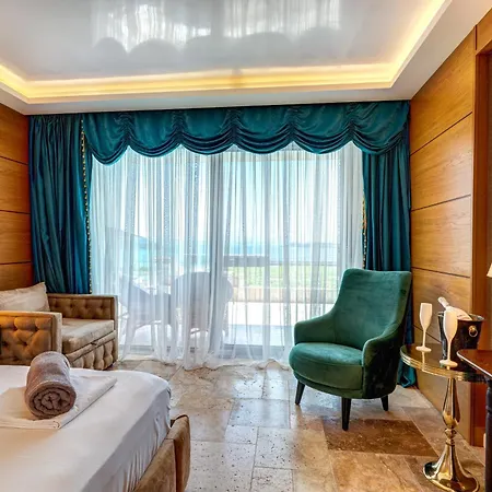 Hotel Bella Vista Boutique,nea Peramos